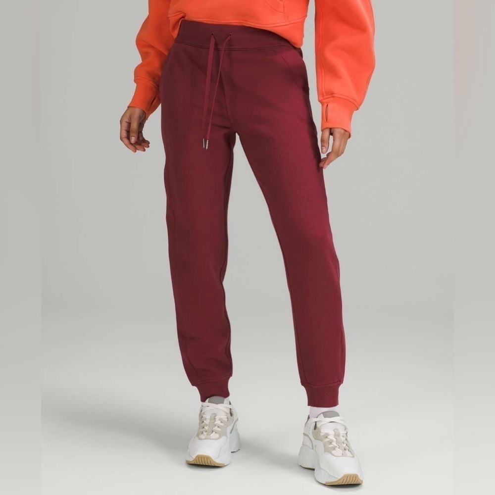 Lululemon Scuba High-Rise Jogger, Mulled Wine, Size 6